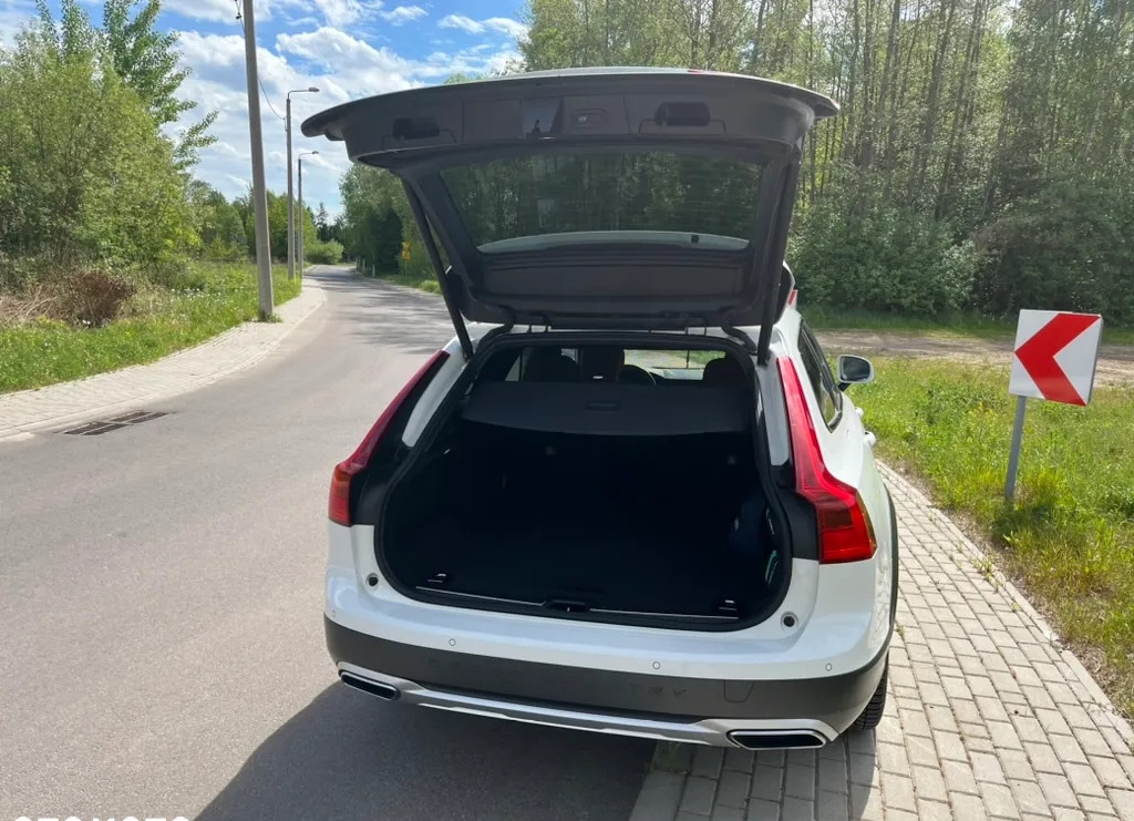 Volvo V90 Cross Country cena 122900 przebieg: 188000, rok produkcji 2019 z Cieszanów małe 781